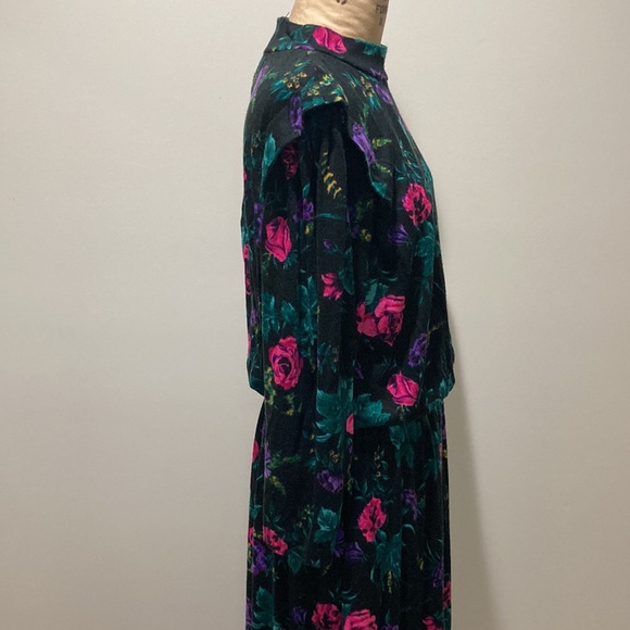 Vintage Dress - Picture 4 of 8